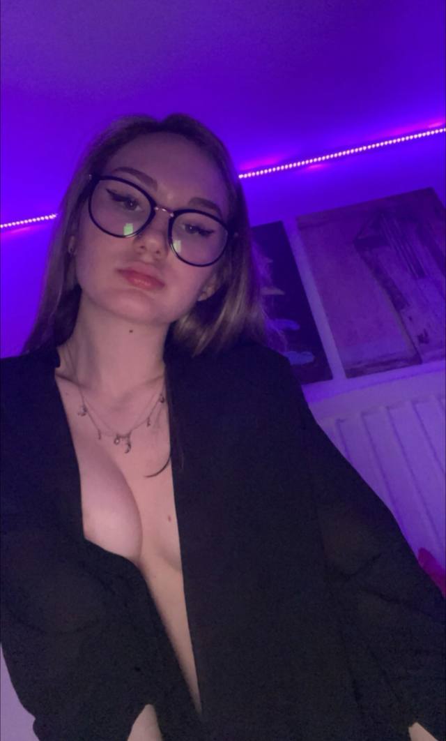 I JUST HAD MOLLY RiGHT NOW AND IM SO HORNY READY TO GET LAID I JUST HAD MOLLY RiGHT NOW AND IM SO HORNY READY TO GET LAID